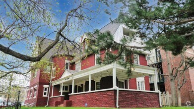 Building Photo - 1100 E 16th Ave
