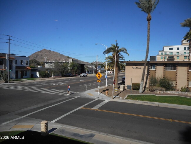 Foto del edificio - 6805 E 2nd St