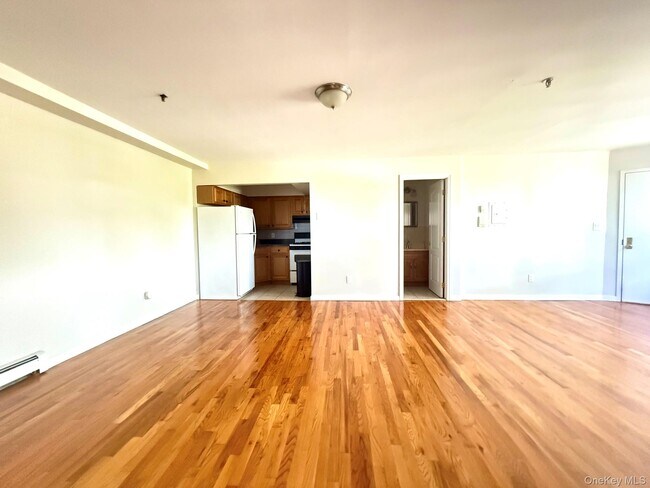Foto del edificio - 58-11 84th Pl