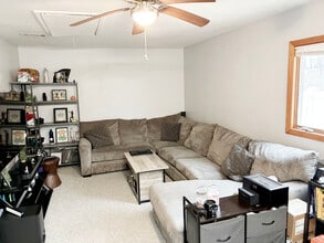 Building Photo - 14 Winside Ln