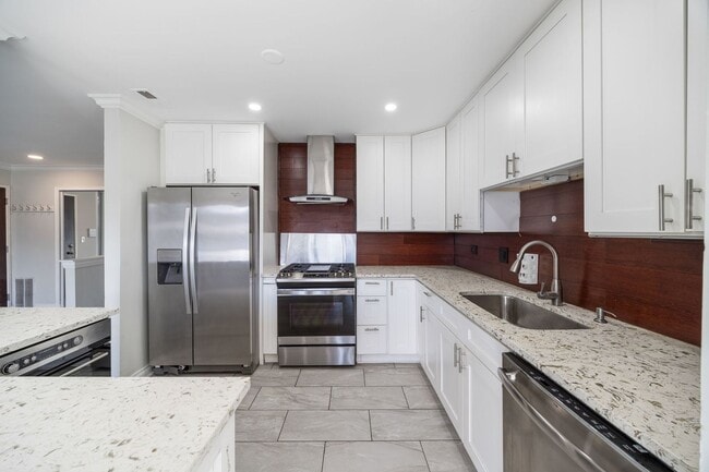 Foto del edificio - 901 Yosemite Trail