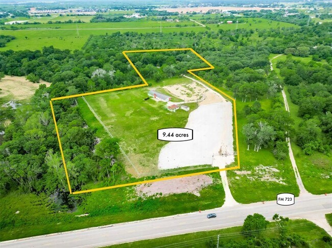 Foto del edificio - 5819 Farm to Market Rd 723