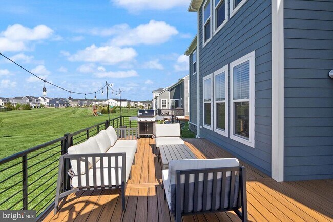 Building Photo - 1108 Coubertin Dr SE