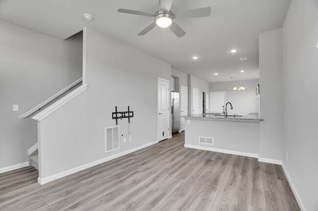 Foto del edificio - 897 Great Plains Ave