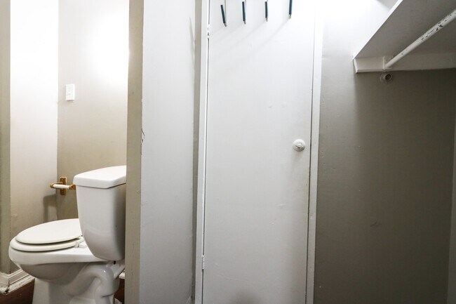 Foto del edificio - 4615 University Oaks Blvd