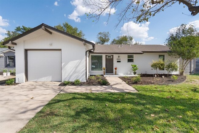 Building Photo - 8303 Briarwood Ln