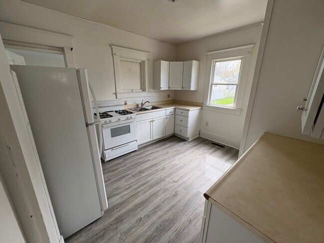 Foto del edificio - 412 E Jefferson St