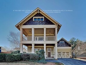 Building Photo - 2350 Bouldercliff Way SE