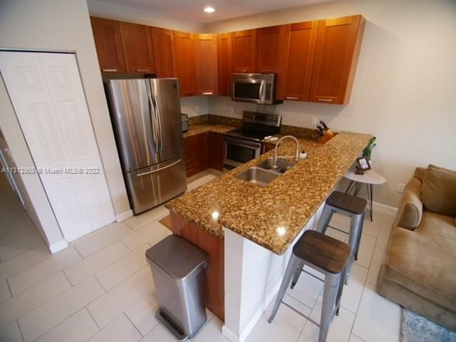 710 SW 4th Ave photo'