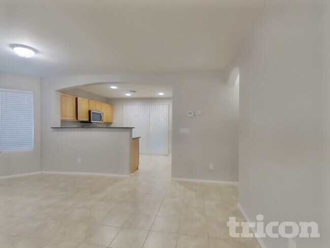 Foto del edificio - 15456 W Desert Mirage Dr