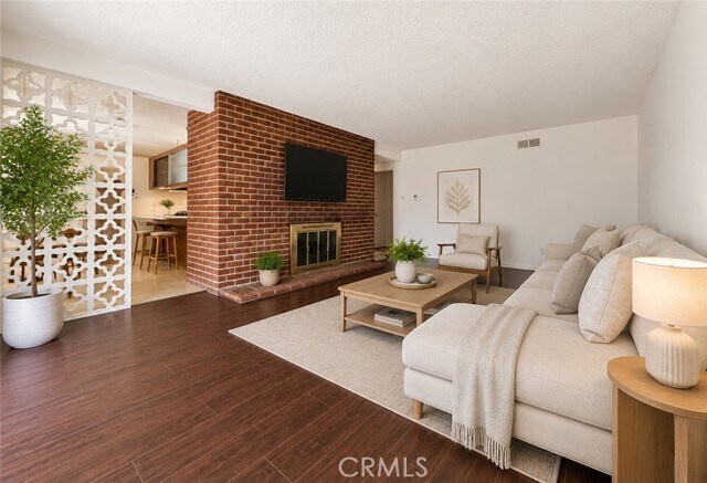 Foto del edificio - 16404 Mayall St