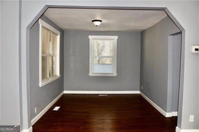 Foto del edificio - 1526 Childress Dr SW