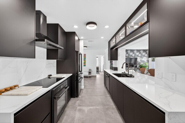 Foto del edificio - 2720 NE 59th St