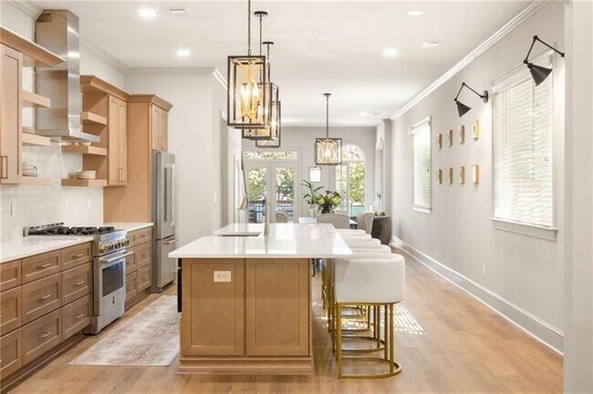 Foto del edificio - 722 Lakeview Ave NE