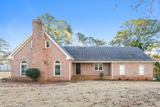 Building Photo - 2481 Old Salem Cir SE