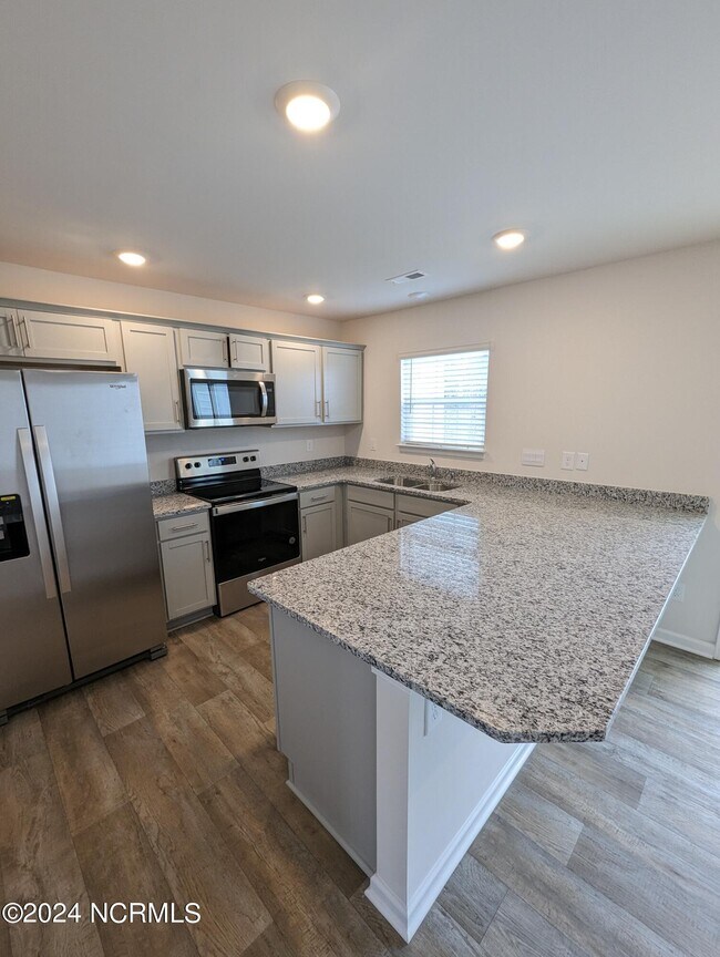 Building Photo - 4105 Laurel Rdg Dr