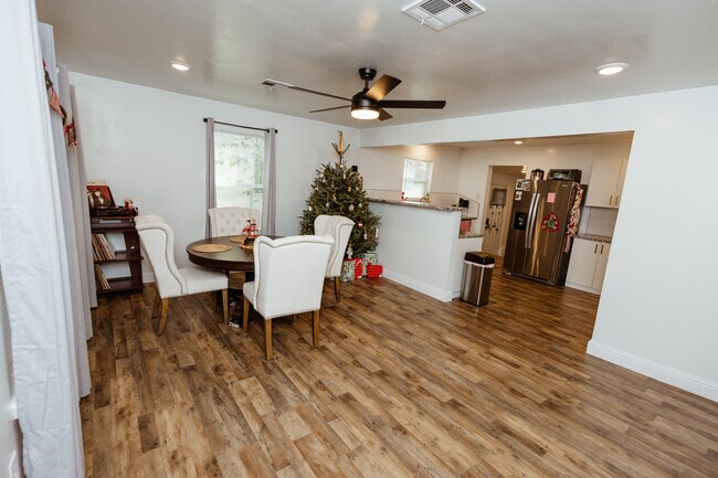 Building Photo - 3836 Leland Ave