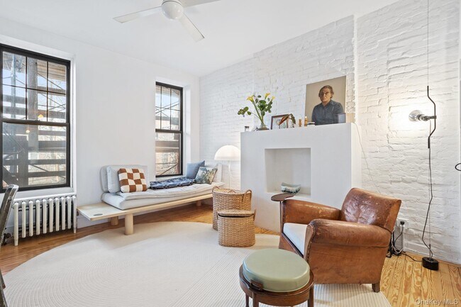 Foto del edificio - 537 Clinton St