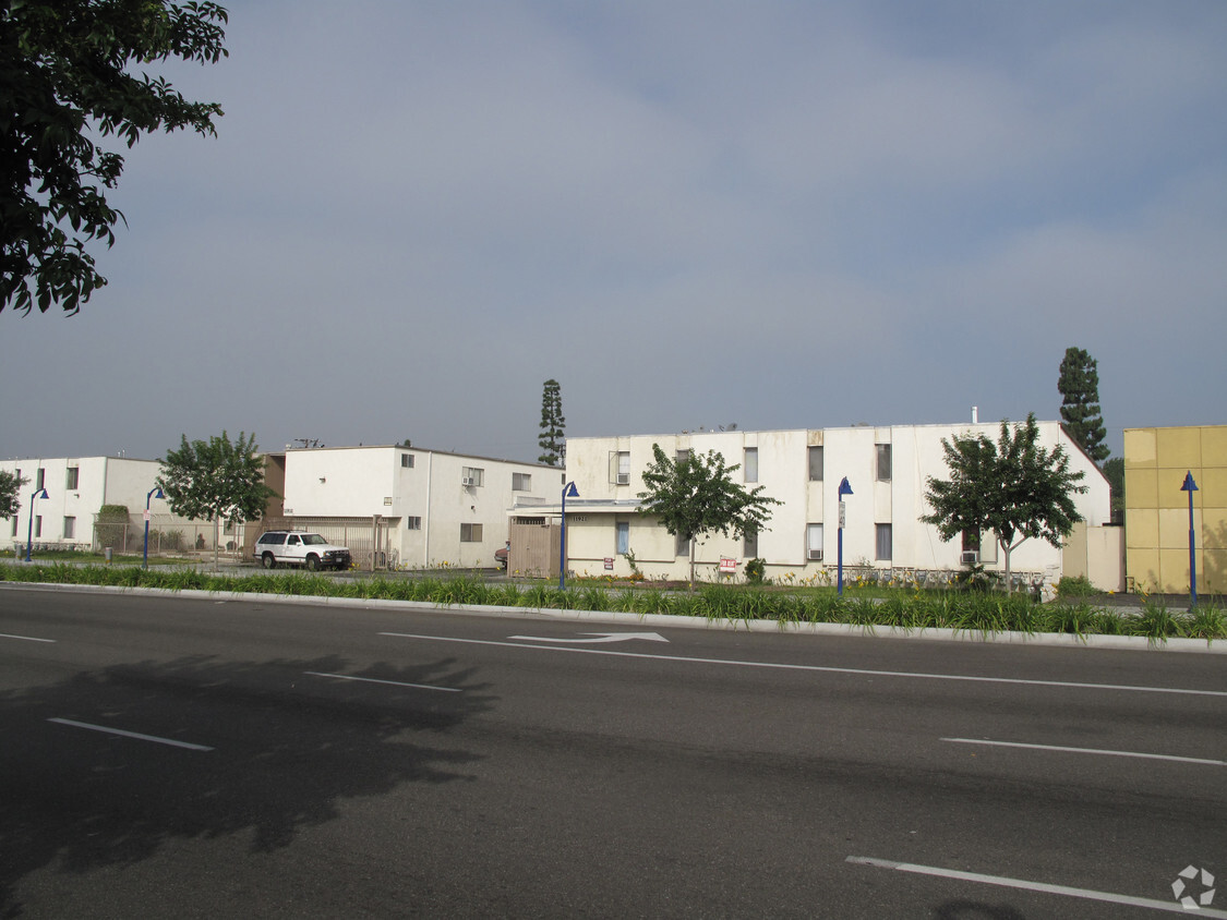 Building Photo - Rosewood Apartments