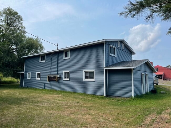 Building Photo - 514 5th St