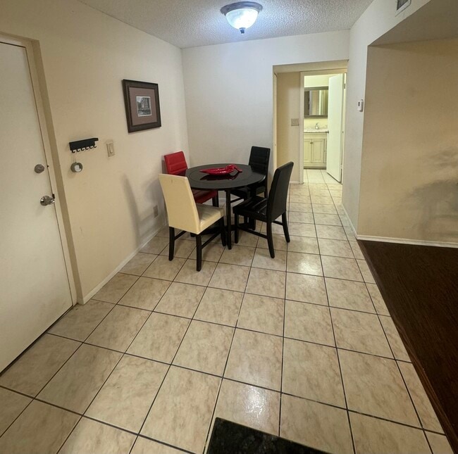Foto del edificio - 480 NW 20th St