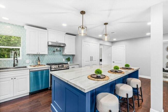 Foto del edificio - 9313 Livernois Rd