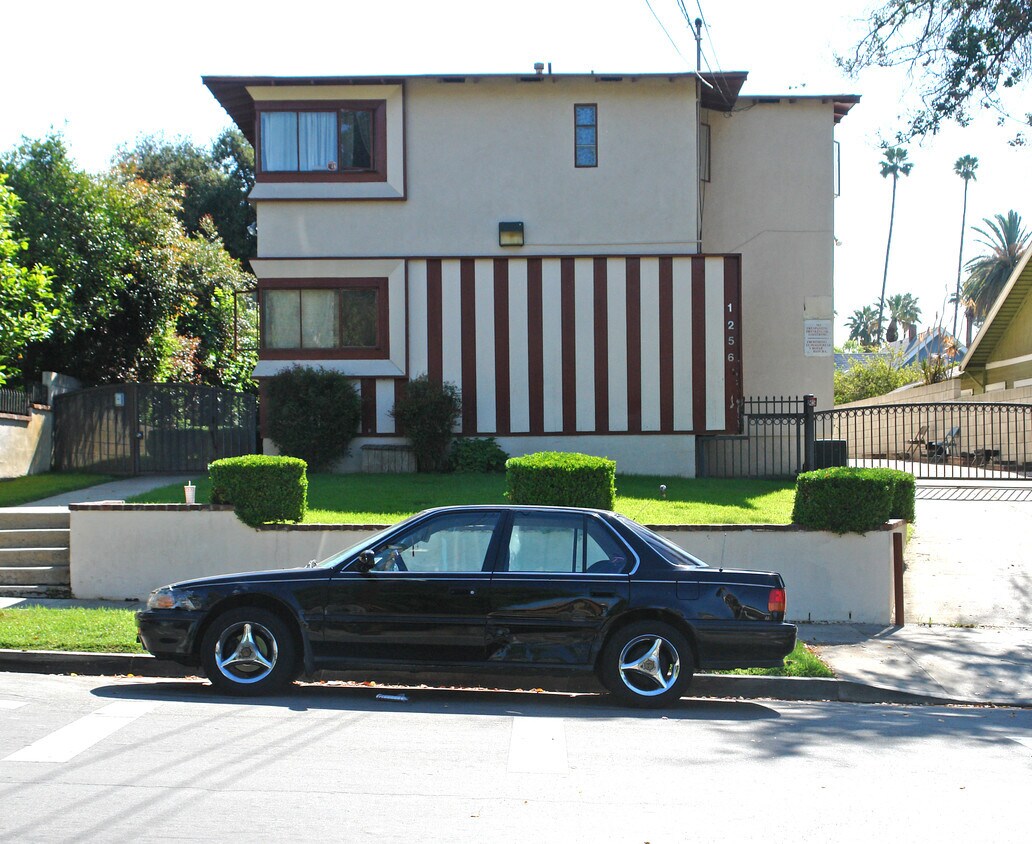 Foto del edificio - 1256 Summit Ave