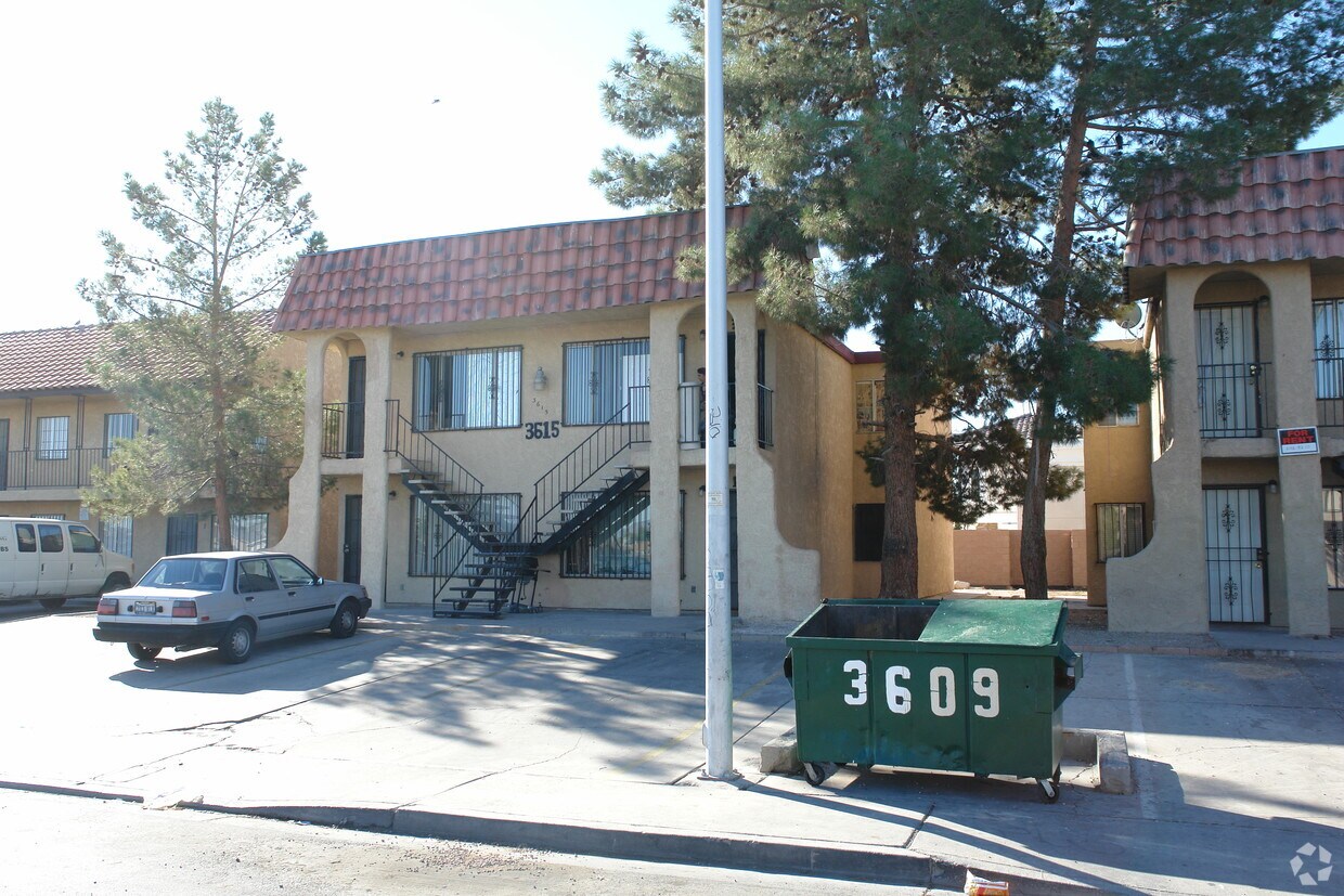 Building Photo - 3615 Thomas Ave