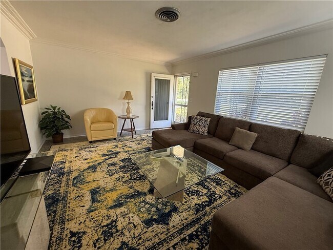 Foto del edificio - 2063 34th Ave