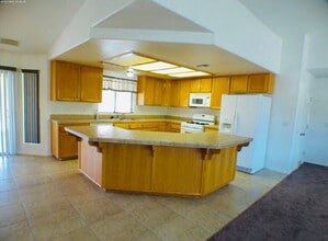 Building Photo - 72878 Sunnyslope Dr