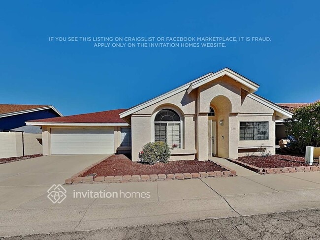 Building Photo - 1102 E Annette Dr