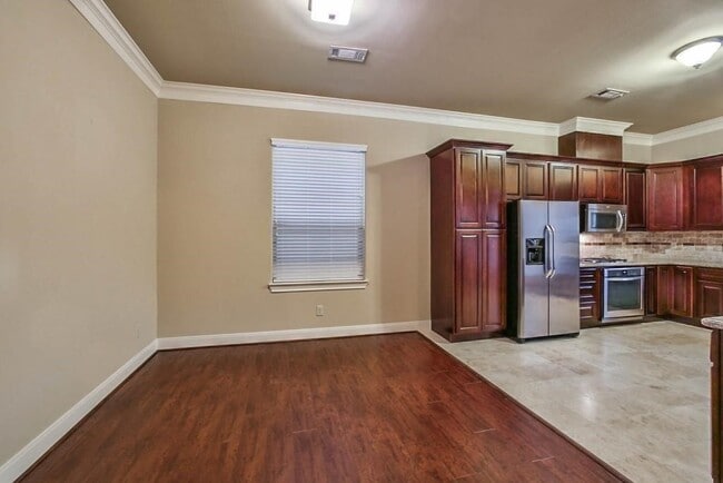 Building Photo - 11005 Upland River Dr