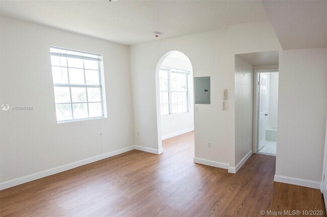 Foto del edificio - 978 NW 3rd St