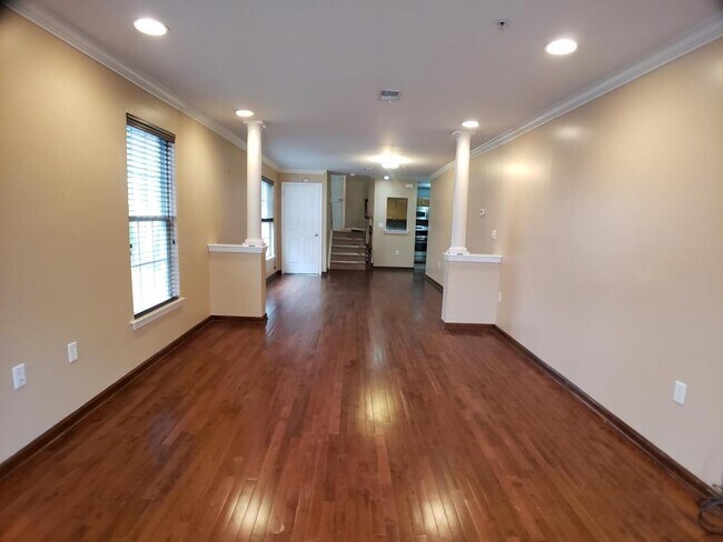Building Photo - 111 Adamecs Way