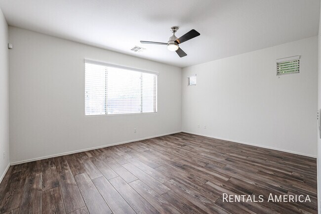 Building Photo - 3 bedroom 2 bath in Chandler
