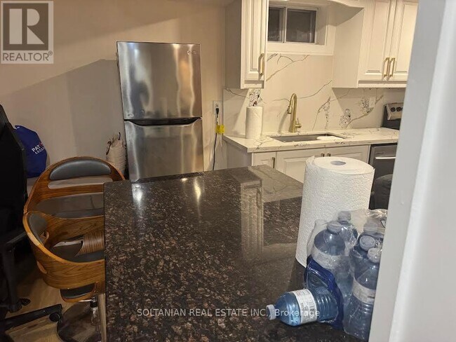 Photo du bâtiment - 337 Bristol Rd