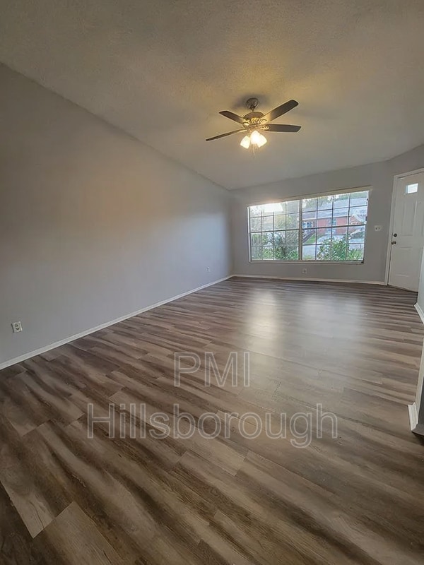 Building Photo - 914 Burlwood St