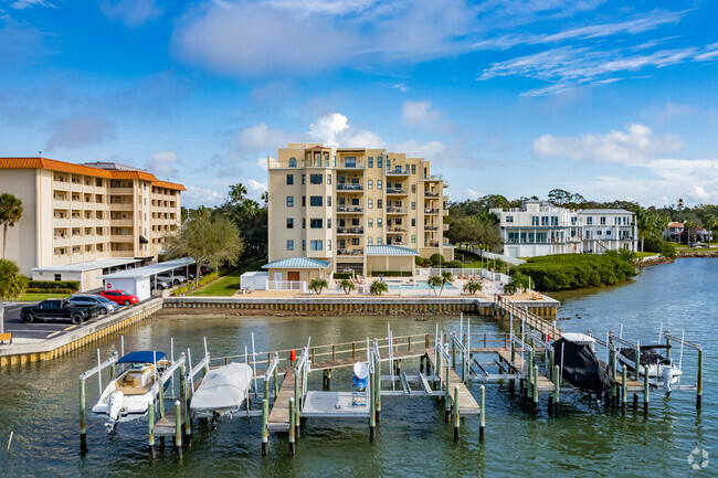 600 Edgewater Dr Dunedin, FL - The Dunedin Grand Condominium