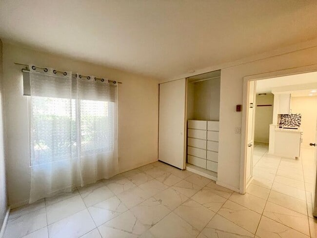 Building Photo - 1 Bedroom / 1 Bath Charming Condo in Missi...