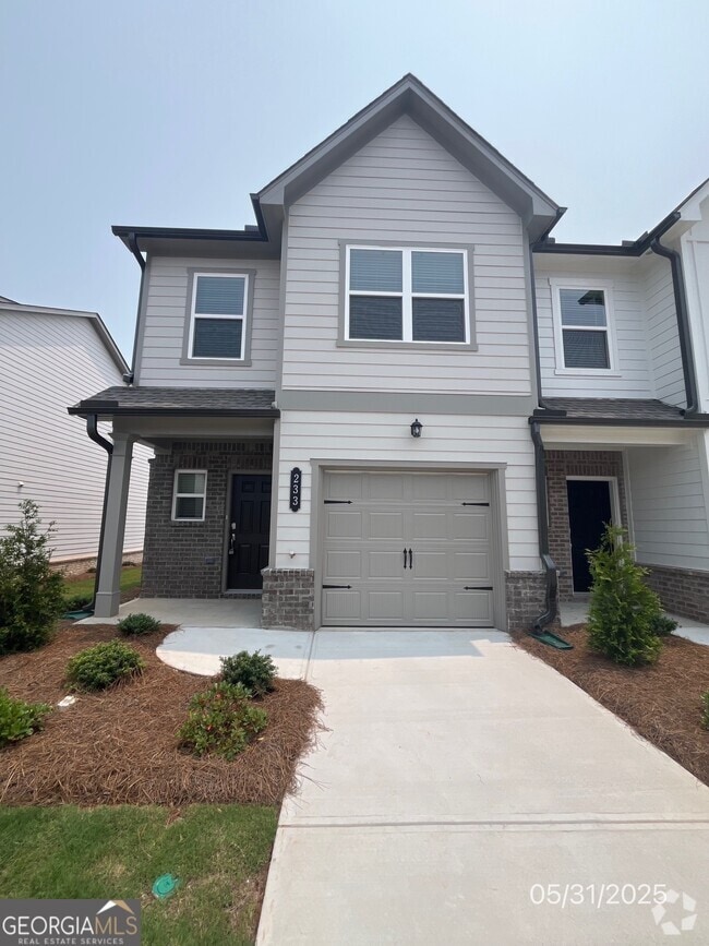 Building Photo - 233 Kenoot Dr