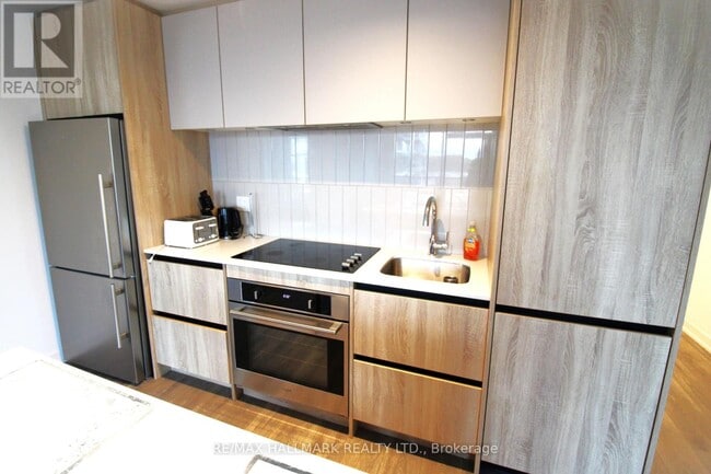 Photo du bâtiment - 7950 Bathurst St