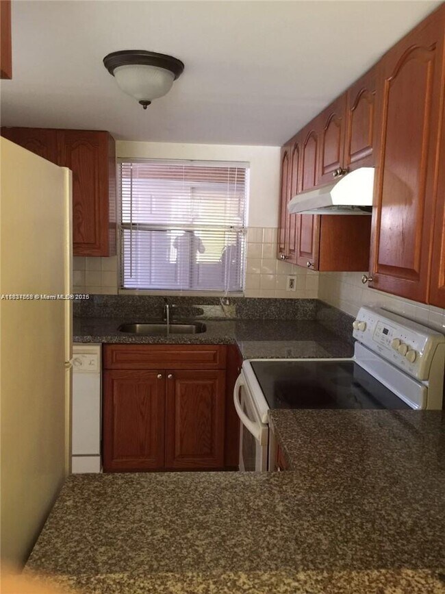 Foto del edificio - 1054 W 44th Terrace