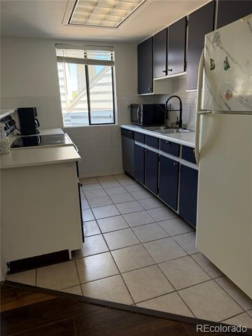 Building Photo - 17050 E Ford Dr