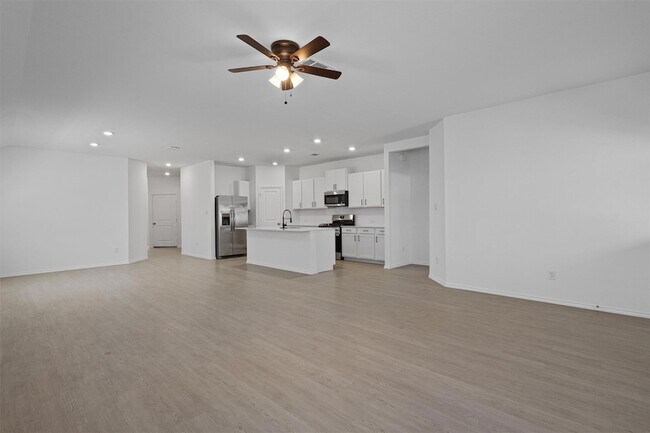 Building Photo - 3305 Everett