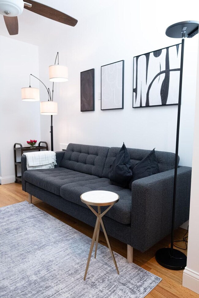 Foto del edificio - 302 E 104th St