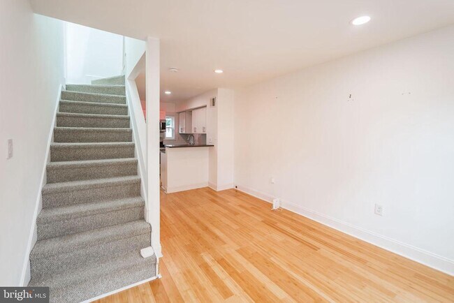 Foto del edificio - 2107 Clymer St