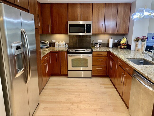 Kitchen - 1025 1st St SE