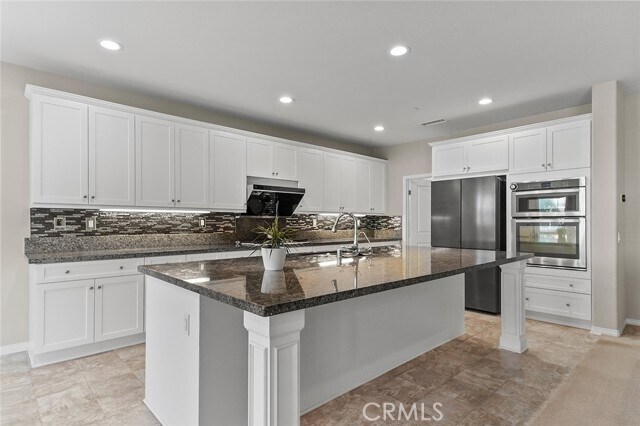 Building Photo - 17140 Guarda Dr