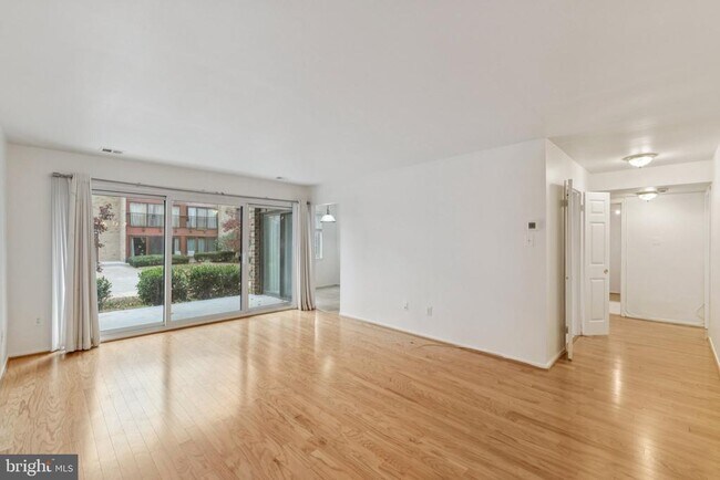 Foto del edificio - 2817 Jermantown Rd