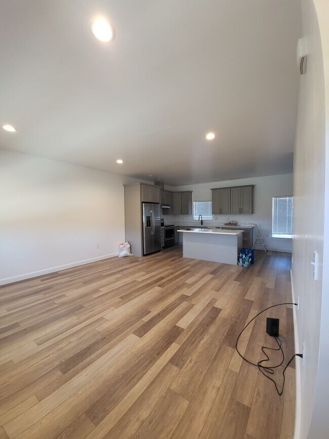 Foto del edificio - 683 Bryden Ave